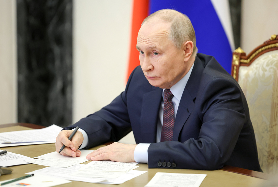 Putin faces very difficult choices in Ukraine as sanctions bite, Estonia s spy chief says