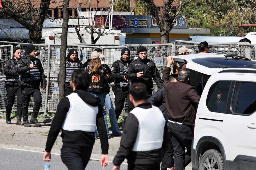 Turkey detains 10 suspects over Istanbul gun attack outside Israeli consulate, media reports