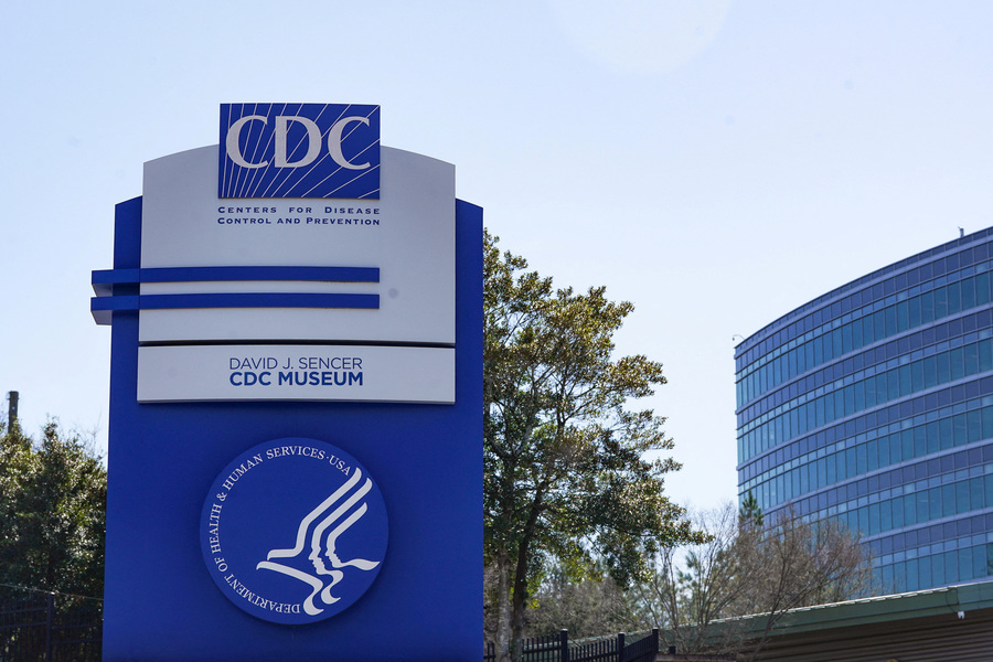 US moves to curb Ebola risk, says immediate risk to public is low