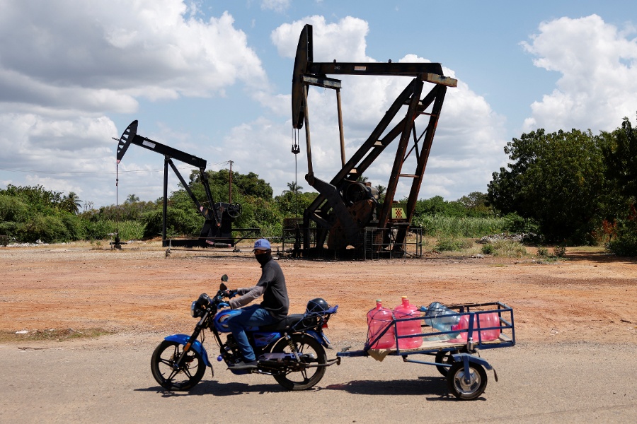 Venezuela starts sovereign, PDVSA debt overhaul; liabilities seen above $150 billion