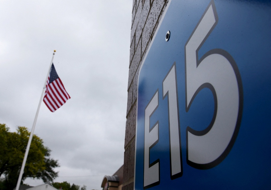 US House passes bill allowing year-round sales of E15 gasoline