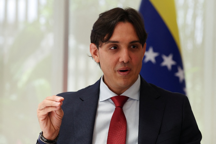 Venezuela debt restructuring to bring country out of shadows, central bank chief says