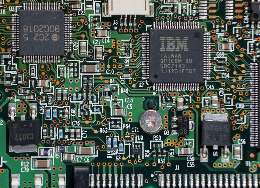 US to award $2 billion to quantum computing firms, take equity stakes, WSJ reports