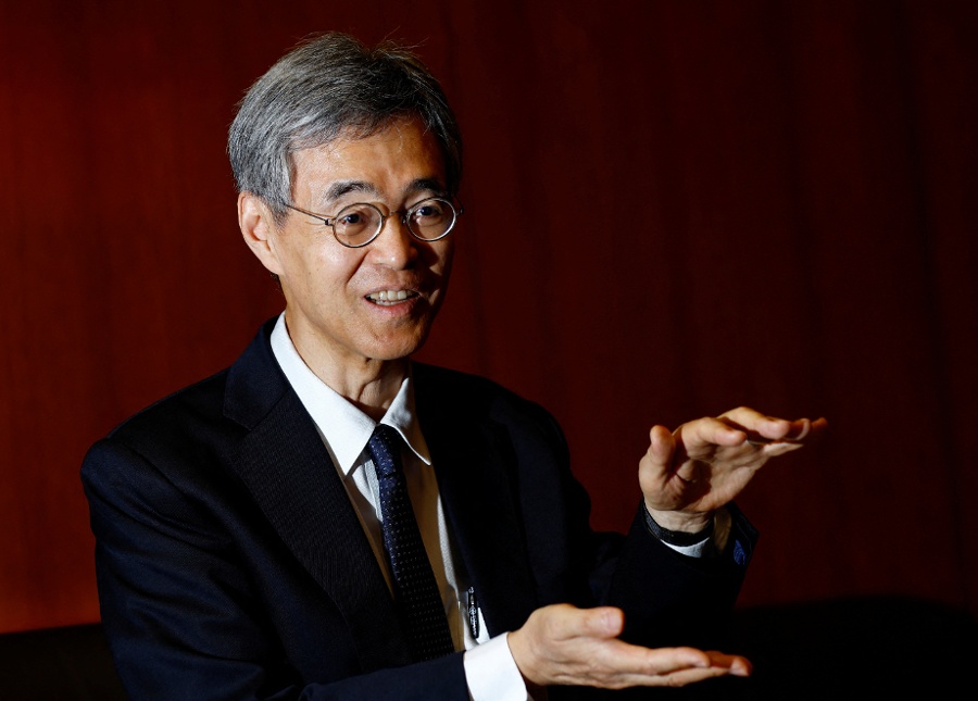 BOJ s Himino says Mideast developments to factor into rate-hike timing decision
