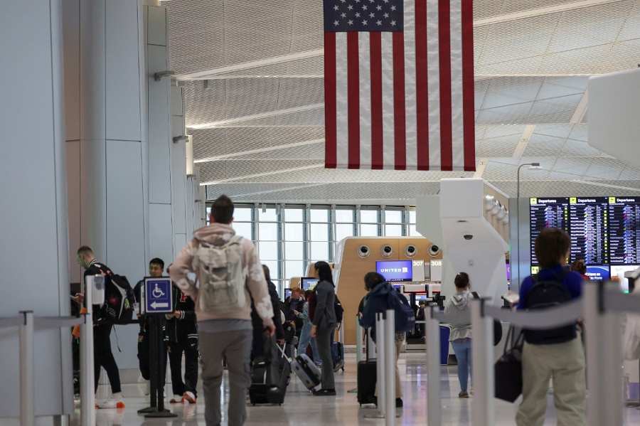 US draws up plans to halt immigration, customs processing at sanctuary city airports