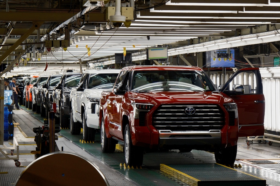 Trump administration wants to raise N American auto content to 82, with half from US
