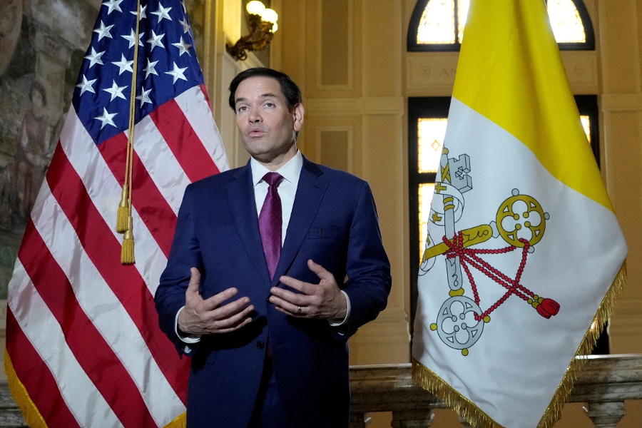 US Secretary of State to travel to Vatican and Italy, newspapers report