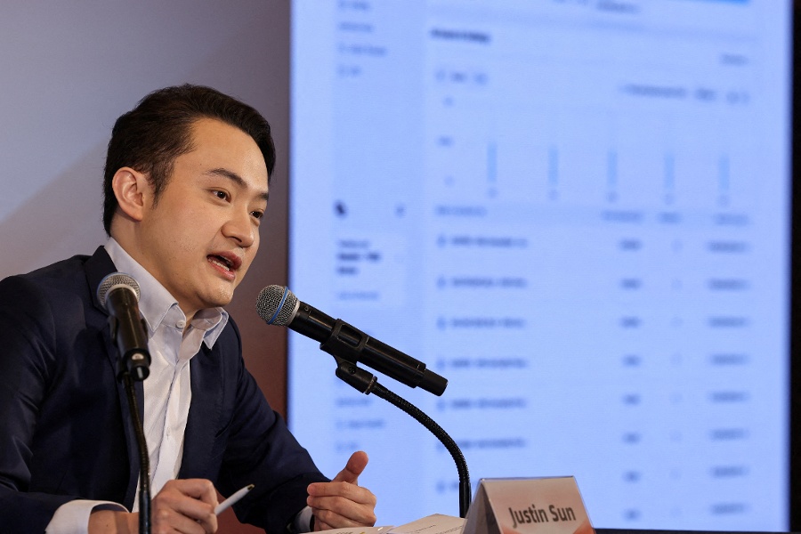 Trump family s crypto project sues billionaire backer Justin Sun