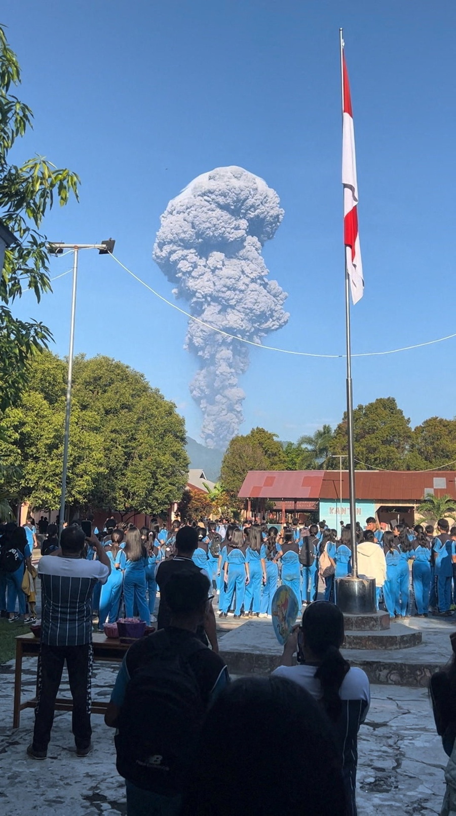 Indonesian authorities search for 3 hikers missing after Mount Dukono eruption, 17 evacuated