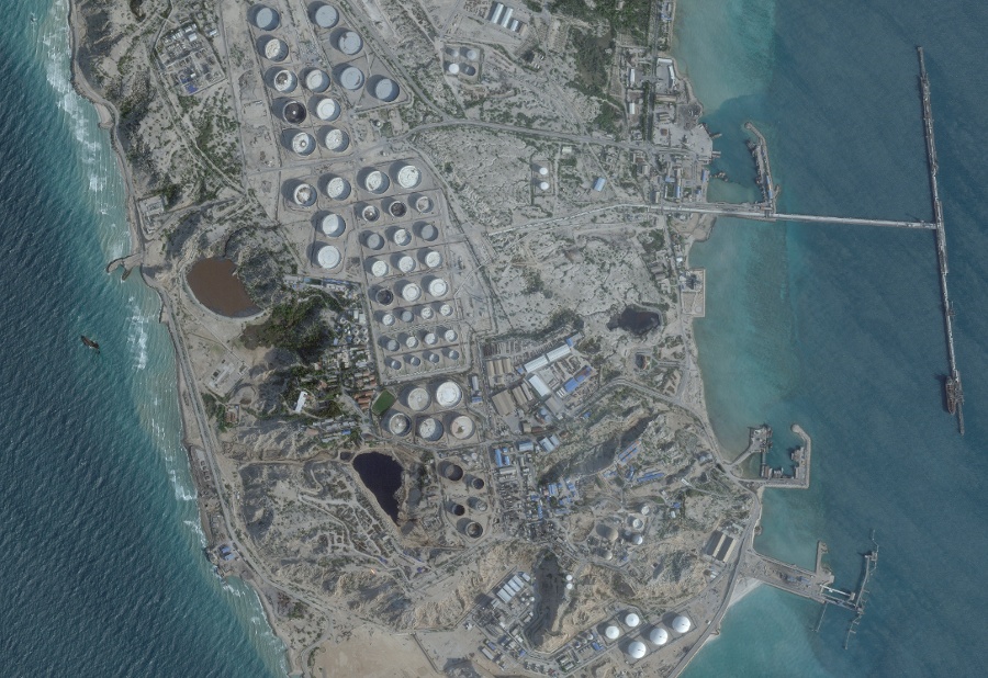 Trump says he wants to "take" Iran s Kharg Island oil hub