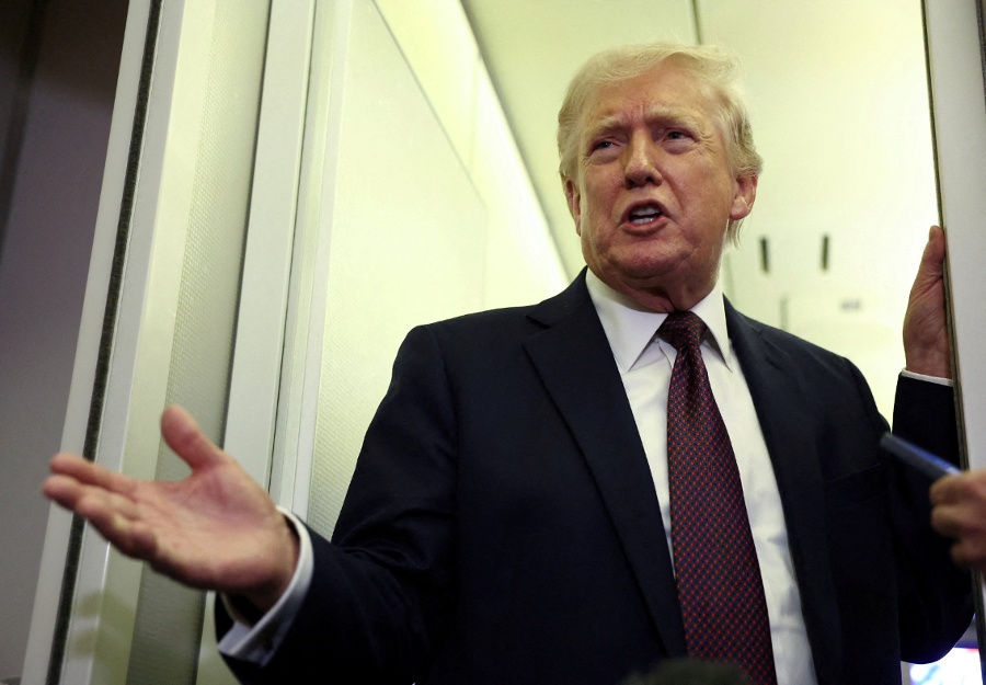 Trump says FISA extension must include voting bill