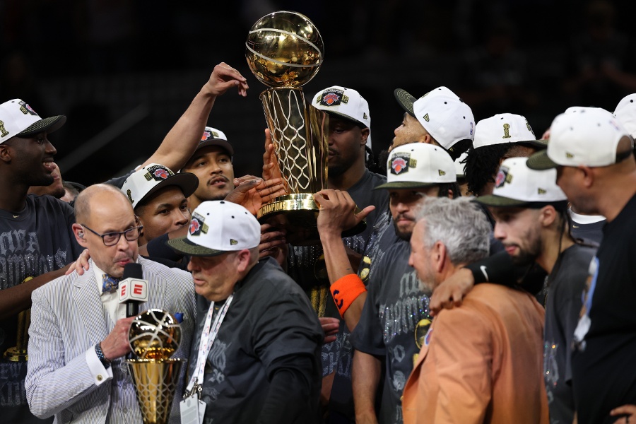 Knicks accept invitation to visit White House after win, owner says