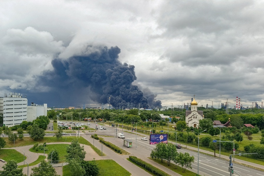 Ukraine brings the war to Moscow as huge blasts shake refinery