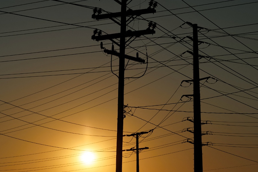 Top US energy regulator pushes grids to overhaul data center power rules
