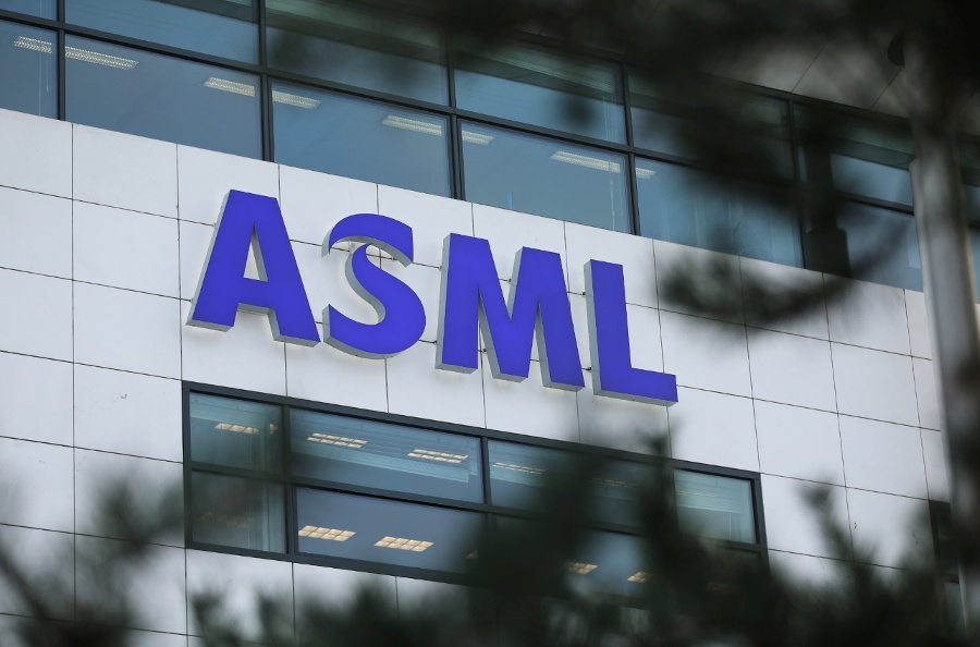 US tells ASML it is concerned China may have top chip tool, Bloomberg News reports