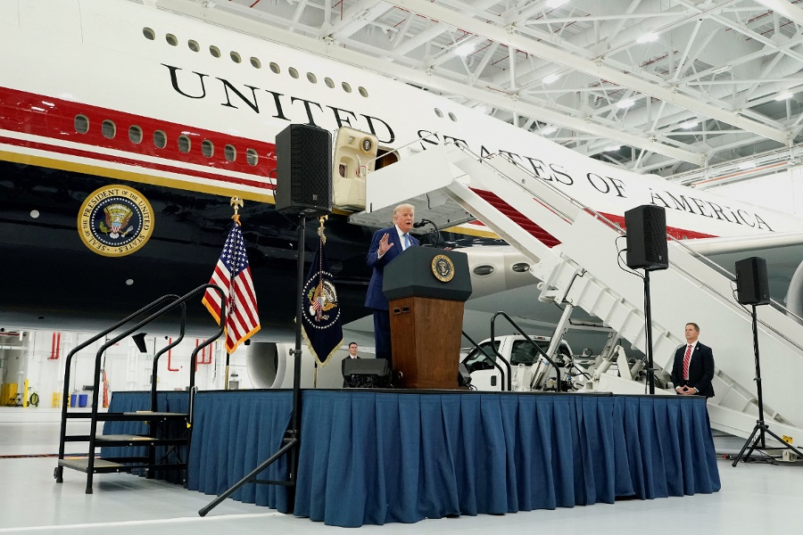 Trump unveils Qatari 747 ahead of joining Air Force One fleet