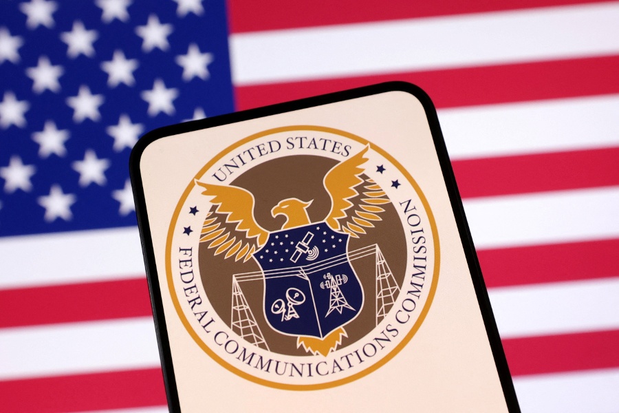 US spectrum auction raises $3.5 billion, will fund replacing Chinese telecom equipment