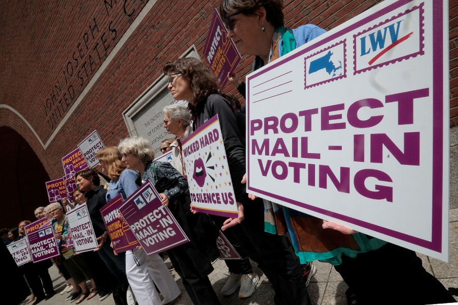 US judge blocks Trump s mail-in voting executive order