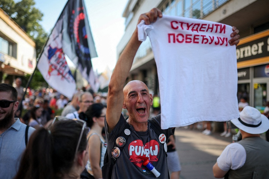 Serbians to keep up protest after President Vucic says he will step down
