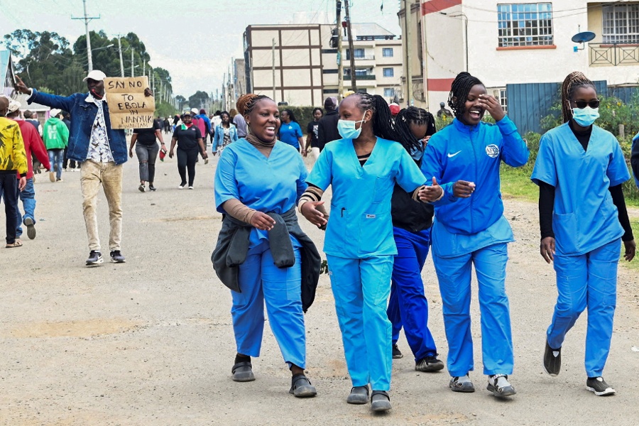 US equipment, experts arrive at Kenya Ebola facility despite court order, protests