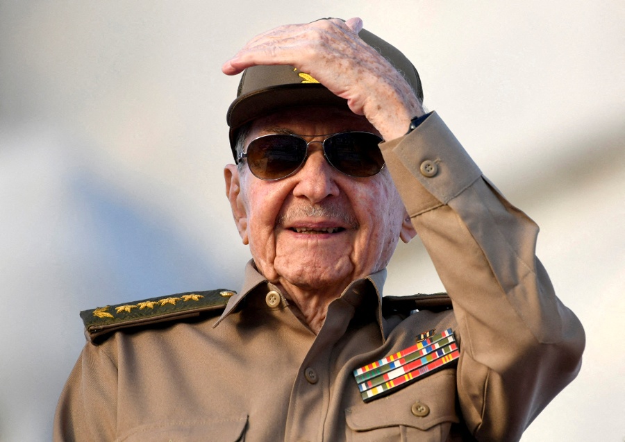 Cuba s Raul Castro, wanted by US, appears at event in Havana