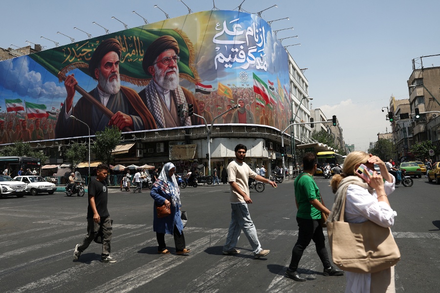 US eyes Iranian assets for Gulf allies reconstruction, source says