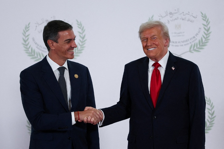 Soccer-Spain s Sanchez to attend World Cup final alongside Trump amid tensions