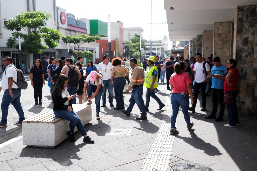 Strong quake hits Mexican coast near Guatemala, triggers tsunami threat