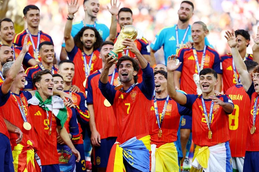 Substitute Torres rescues grim final to make Spain world champions