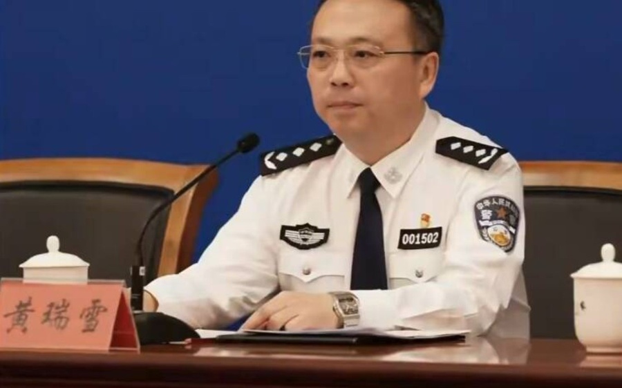 Sichuan Official Huang Ruixue Dies Suddenly, Raising “Death Position” Concerns