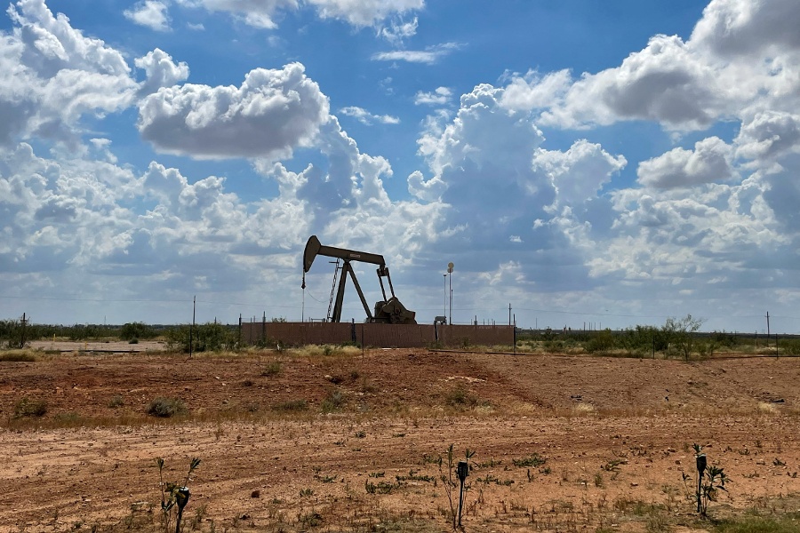 US energy shares gain as Houthi tanker attacks push Brent to $100