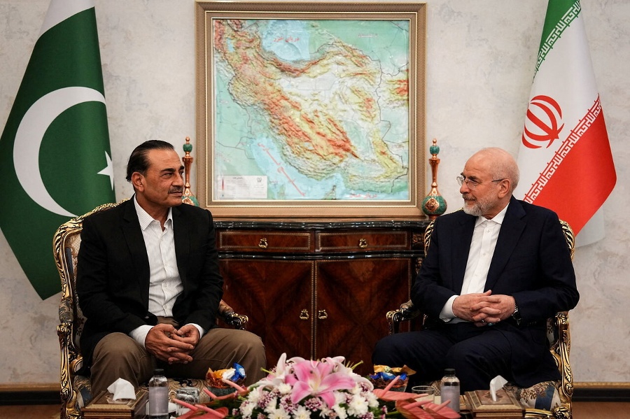 Pakistan and Iran made significant progress in talks on conflict, minister says